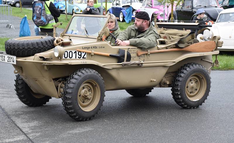 Jenže pak se produkce přeměnila na vojenský obojživelný KDF 82