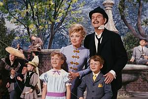 Herečka Glynis Johnsová byla známá především díky roli paní Banksové ve filmu Mary Poppins z roku 1964.