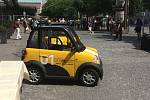 Projekt Re.volt carsharing, tedy sdílení malých elektronických vozidel, hodlá dobýt Prahu.