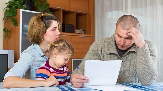 Rodinám, na které dopadla současná krize, má pomoci příspěvek ve výši 5000 korun na dítě