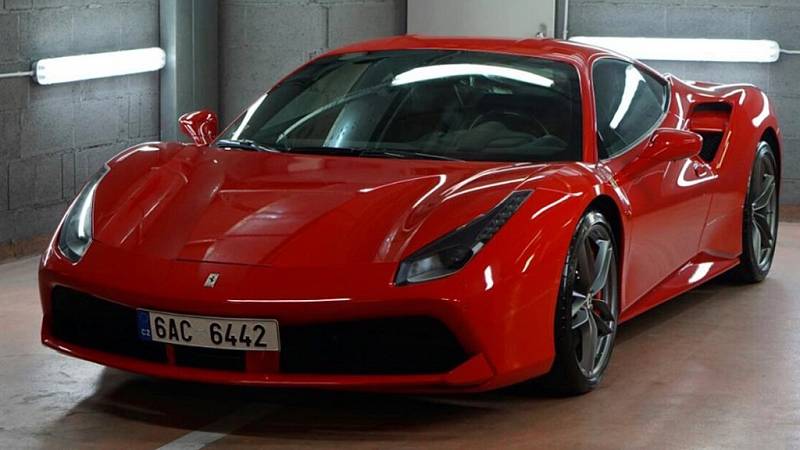 Ukradené Ferrari 488 GTB.