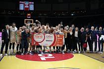 Basketbalisté Česka se radují z vítězství a postupu na OH.