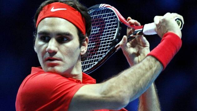 Roger Federer na Turnaji mistrů v Londýně proti Davidu Ferrerovi.