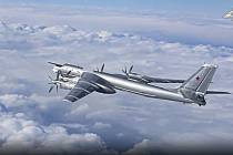 Sovětský (ruský) strategický bombardér Tupolev Tu-95