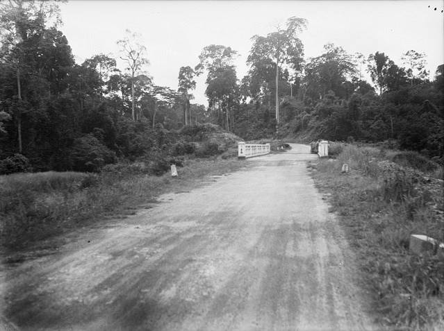Most přes řeku Kemensah, kde příslušníci australského pěšího praporu podporovaného baterií australského polního pluku a australským protitankovým plukem přepadli a zabili asi 600 japonských vojáků