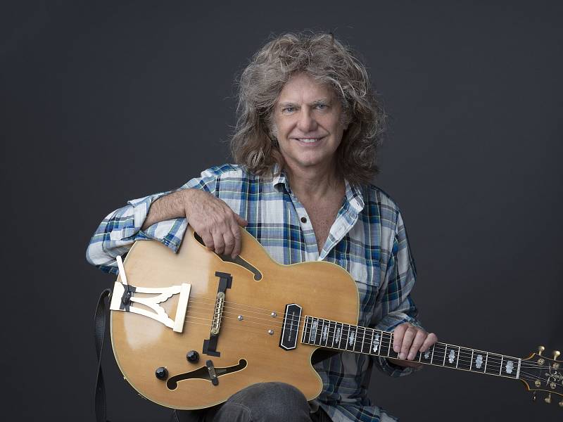 Pat Metheny patří k nejslavnějším kytarovým mágům.