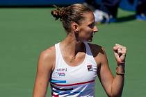 Česká tenistka Karolína Plíšková se snaží na kurtu ovládat.