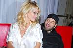 Pamela Andersonová se rozvedla celkem šestkrát. Mimo jiné i s Rickem Salomonem. 