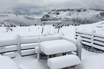 V rakouských horách napadl sníh