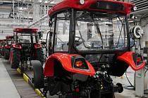 Výrobní linka, na které se vyrábí traktory Zetor Major.