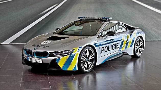 BMW i8 ve službách Policie ČR.
