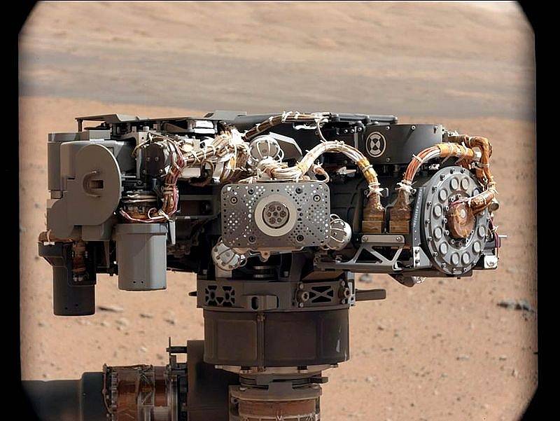 Jedna ze selfie, kterou vozítko Curiosity vyfotilo při své misi na Marsu.