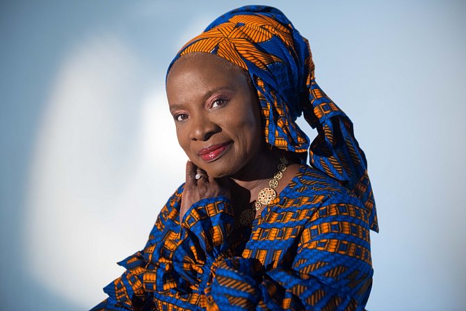 Zpěvačka Angélique Kidjo bývá nazývána první dámou africké hudby.