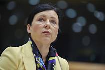 Místopředsedkyně Evropské komise Věra Jourová během vystoupení v Evropském parlamentu 24. listopadu 2020.