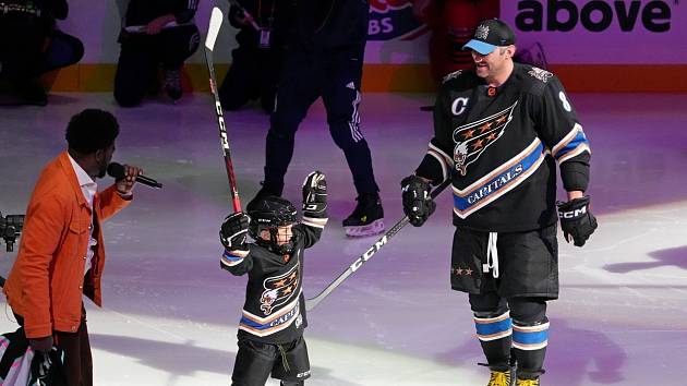 Alexandr Ovečkin se synem Sergejem během Utkání hvězd NHL