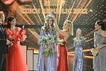 Vítězkou letošní Miss, která poletí reprezentovat Česko na Miss World, se stala studentka Krystyna Pyszková. Korunku ji předala bývalá Miss World Taťána Kuchařová. 