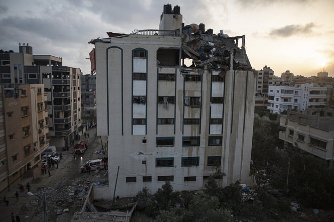 Poškozená budova v Pásmu Gazy