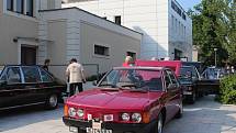 Na zahájení výstavy dokumentující historii výroby osobních vozů Tatra v Příboře přijely i některé zde vyrobené vozy