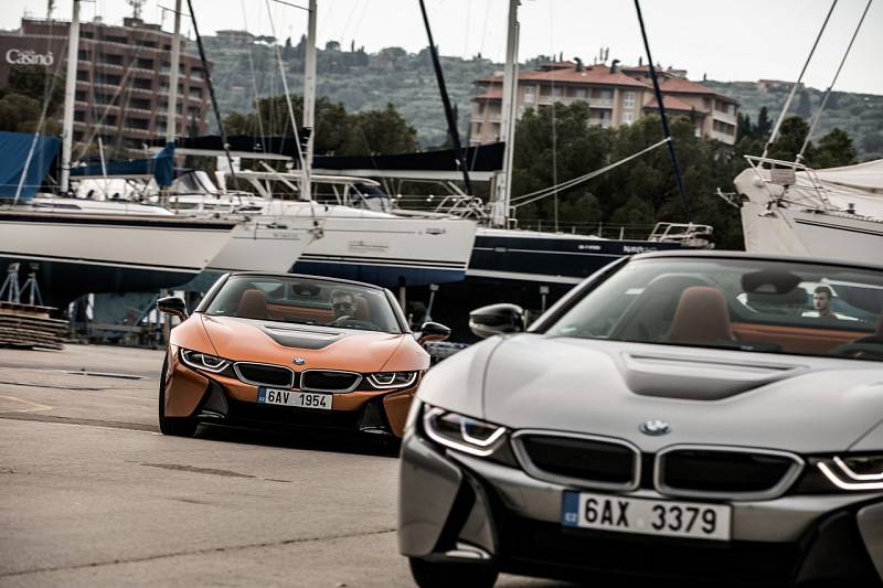 BMW i8 Roadster.