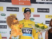 Chris Froome se raduje z etapového vítězství na Critérium du Dauphiné.