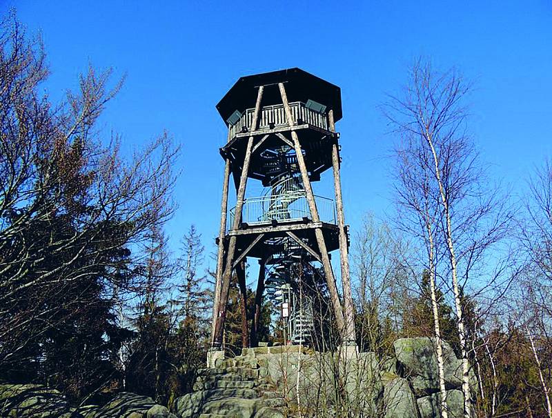 Nejvyšším vrcholem Adršpašsko-teplických skal je pískovcový vrch Čáp, na kterém stojí stejnojmenná rozhledna.