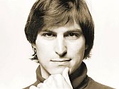 ZAKLADATEL. Vizionář, génius a umělec Steve Jobs. 