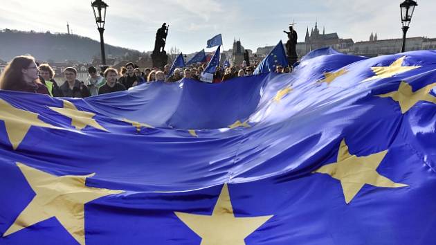 Pochod pro Evropu, který v Praze připomenul založení Evropské unie.