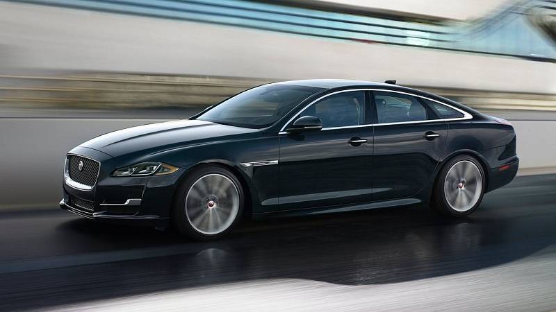 Jaguar XJ.