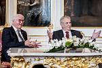 Prezident Miloš Zeman (vpravo) přivítal na Pražském hradě německého prezidenta Franka-Waltera Steinmeiera.