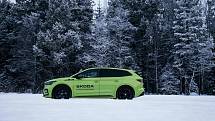 Automobilka Škoda pokořila s plně elektrickým vozem SUV Enyaq RS rekord v nejdelším souvislém driftu na ledě.