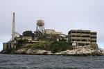 Alcatraz je jedním z nejznámějších vězení na světě. Fascinaci veřejnosti si vysloužil svým umístěním na ostrově i pověstí zařízení, z nějž není možnost utéct.