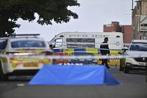 Policejní vozy stojí v centru anglického Birminghamu, kde bylo v noci na 6. září 2020 pobodáno několik lidí