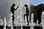 Vedra, dívky se fontáně - ilustrační foto