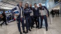 Část českých sportovců odletěla 1. února z Prahy zimní olympiádu v Jižní Koreji. Na snímku bobisté.