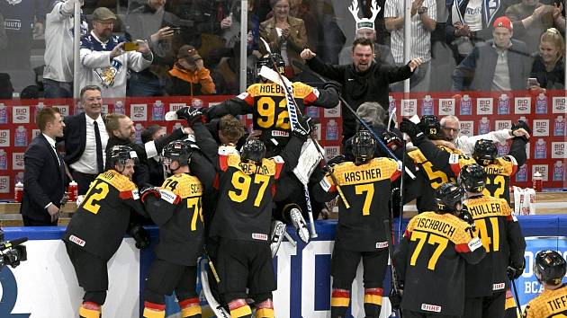Němečtí hokejisté slaví senzační postup do finále.