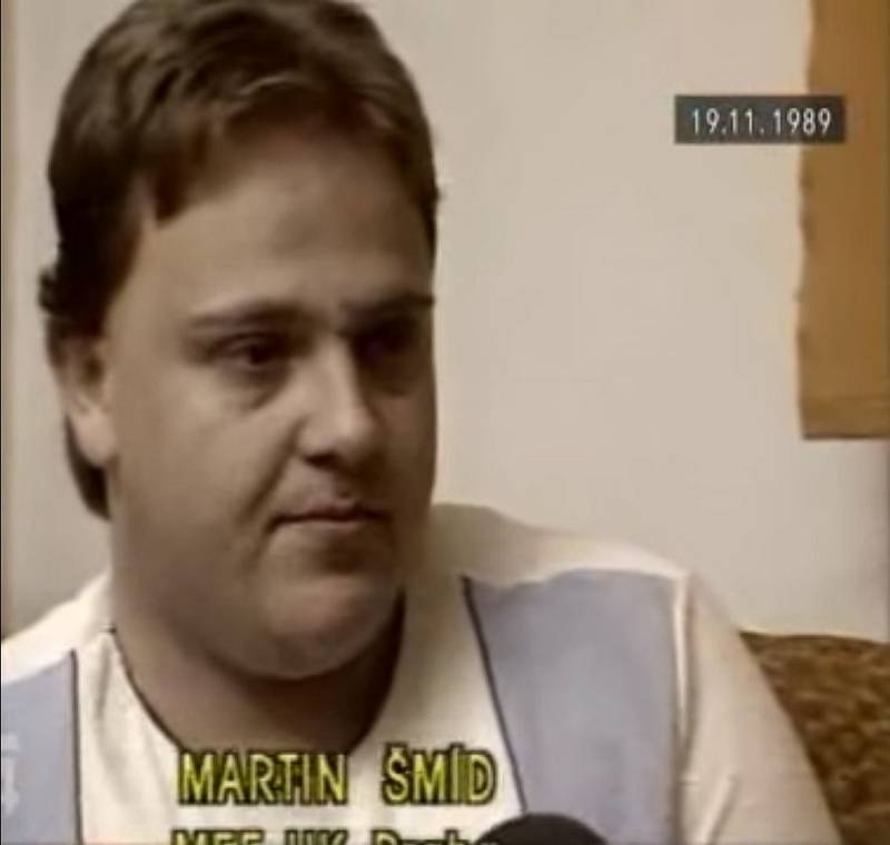 Československá televize informuje 19. listopadu 1989 o tom, že oba pražští studenti MFF UK se jménem Martin Šmíd žijí