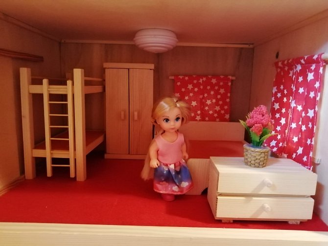 Interiér domečku pro panenky