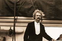 Americký spisovatel Mark Twain na cestě do Evropy.
