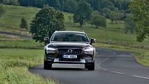 Volvo V90 Cross Country.