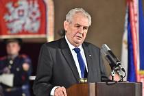Prezident Miloš Zeman hovoří při příležitosti svátku Dne vzniku samostatného československého státu na Pražském hradě, kde uděloval 28. října státní vyznamenání.