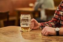 Novoroční zvýšení DPH u čepovaného piva způsobilo velký průvan nejen v ceníku hospůdek, ale i v jejich návštěvnosti