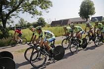 Cyklistický tým Tinkoff-Saxo při tréninku před Tour de France v roce 2015