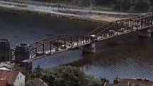 Davelský most "namaskovaný" jako most u Remagenu ve stejnojmenném americkém filmu, který se u nás natáčel v roce 1968