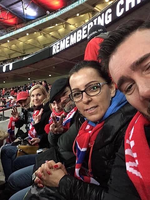 Hana Kafková z Velké Bukové a její přátelé ve Wembley.
