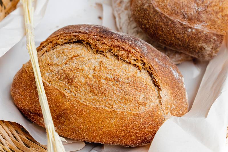 Módním trendem jsou nově speciální chleby vhodné ke grilování, které mívají nižší obsah cukru, ale obsahují naopak více bílkovin.