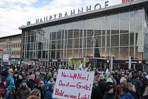 Demonstrace v Kolíně nad Rýnem po silvestrovských útocích. Ilustrační foto