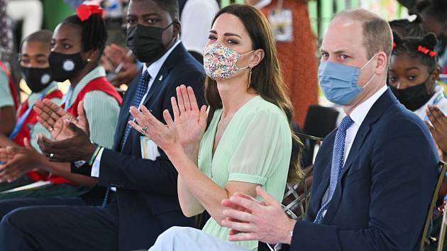 Britský princ William a jeho manželka Kate při návštěvě Karibiku