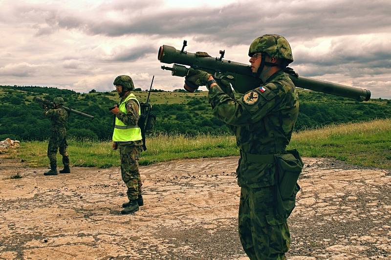 Mezinárodní cvičení ve vojenském výcvikovém prostoru Hradiště v Doupovských horách na Karlovarsku
