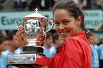 Tenisový Roland Garros má novou královnu. Srbka Ana Ivanovičová porazila ruskou tenistku Daniru Safinovou.