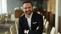 Tomáš Rousek šéfuje NH Collection Olomouc Congress hotelu. V roce 2017 dokonce získal cenu Hoteliér roku.